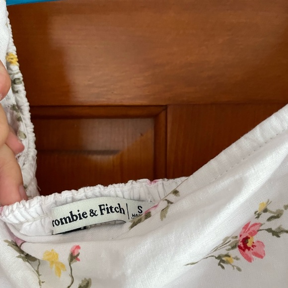 Abercrombie and Fitch floral shirt - Picture 4 of 4